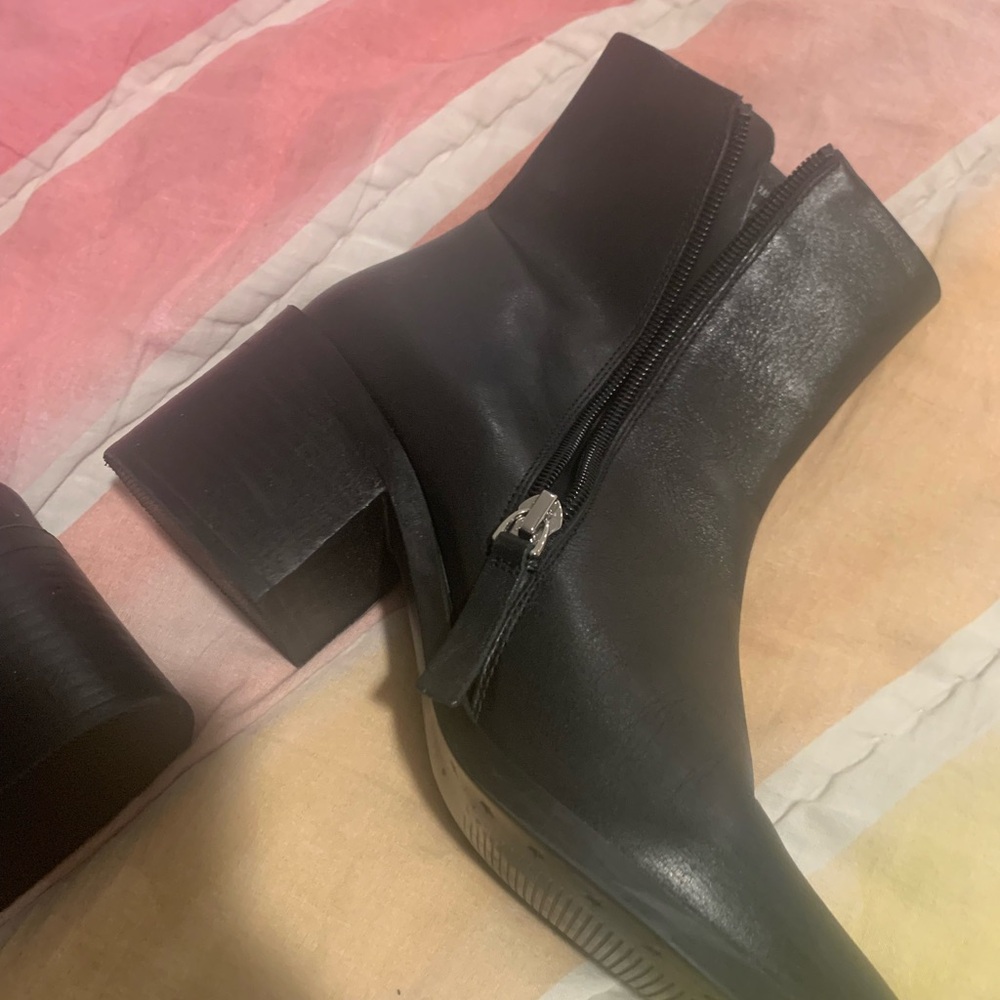Steve Madden Black Ankle Booties - Picture 3 of 5